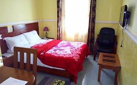 Liza Hotel